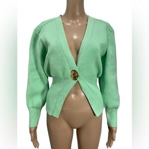 URBAN REVIVO Women knitted long sleeves Sweater with Leaf Gold Button size 4